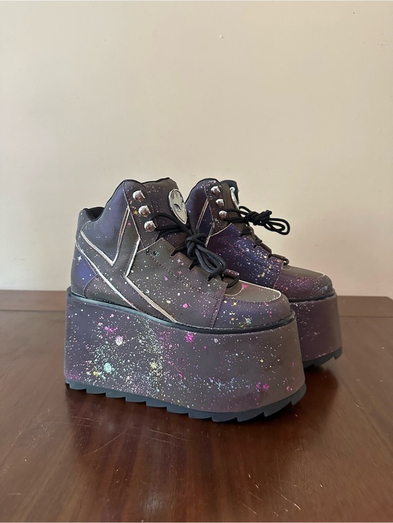 Dolls Kill Shoes - YRU Black Galaxy Glitter Paint-Splatter Qosmos Alien Platform Sneakers, Sz 6
